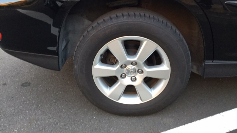 タイヤホイール前