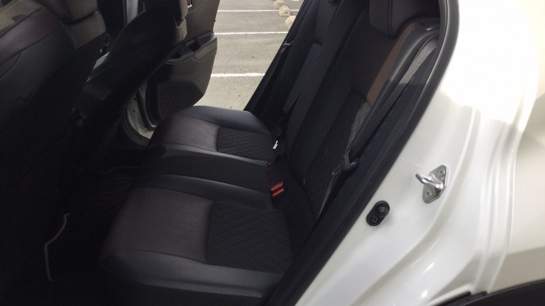 内装後方シート