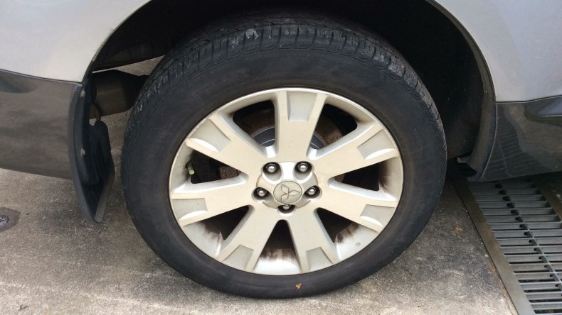 タイヤホイール前