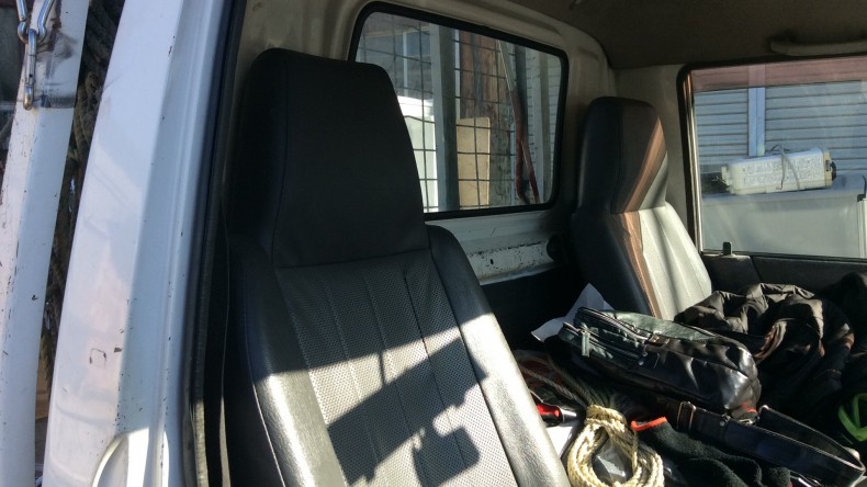 内装後方シート