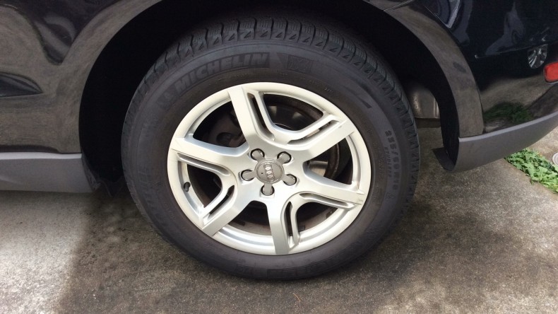 タイヤホイール前