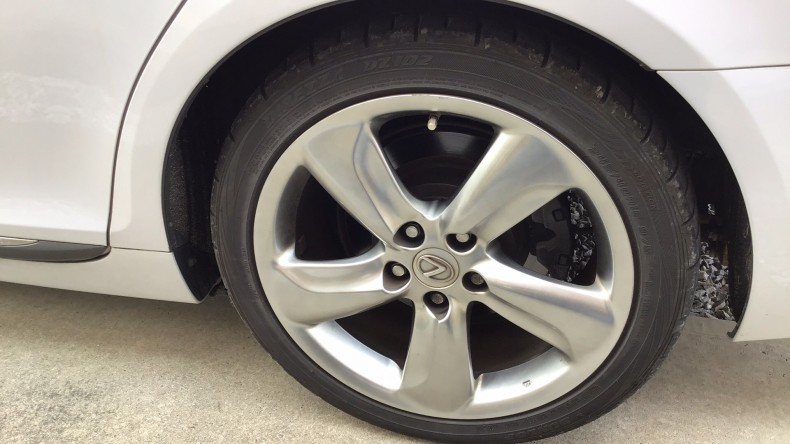 タイヤホイール前