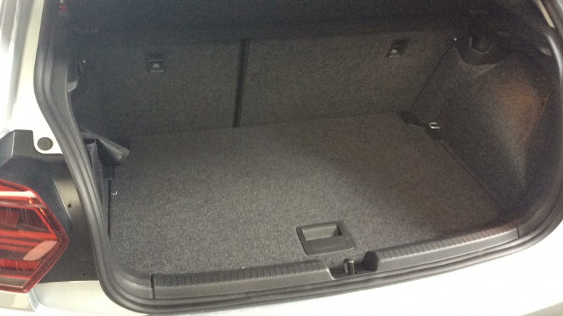 内装トランク