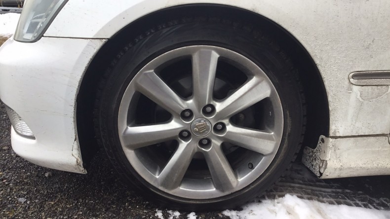 タイヤホイール前