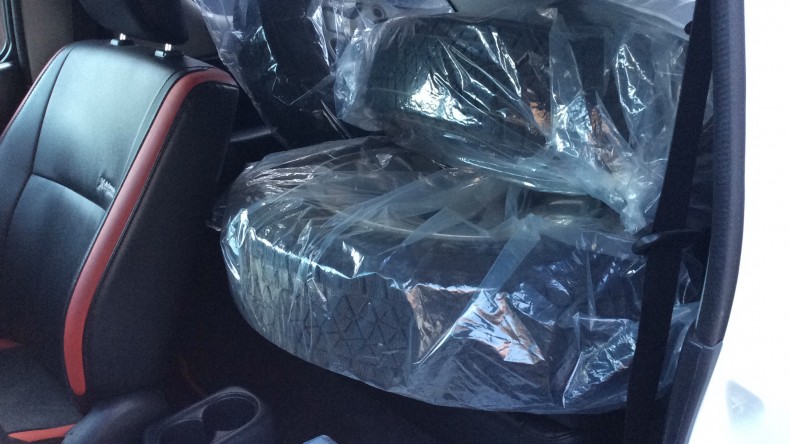 内装後方シート