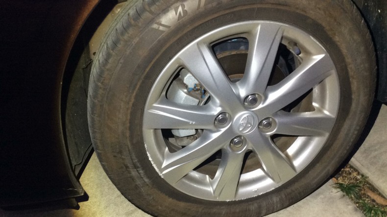 タイヤホイール前