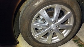 タイヤホイール前