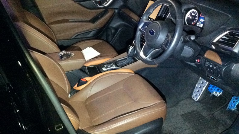 内装前方シート