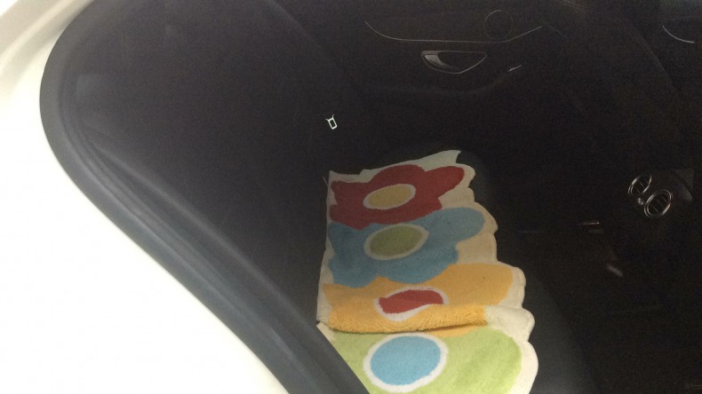 内装後方シート