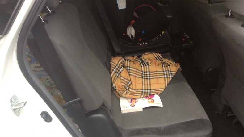 内装後方シート