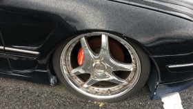 タイヤホイール前