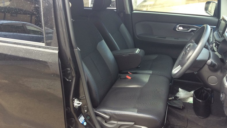 内装前方シート