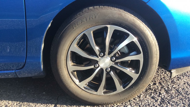 タイヤホイール前