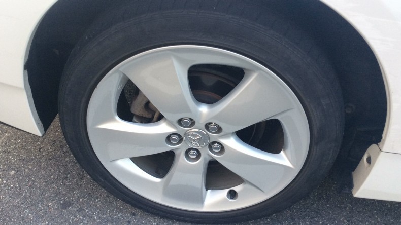 タイヤホイール前