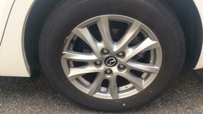 タイヤホイール前