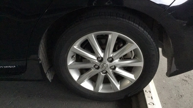 タイヤホイール前