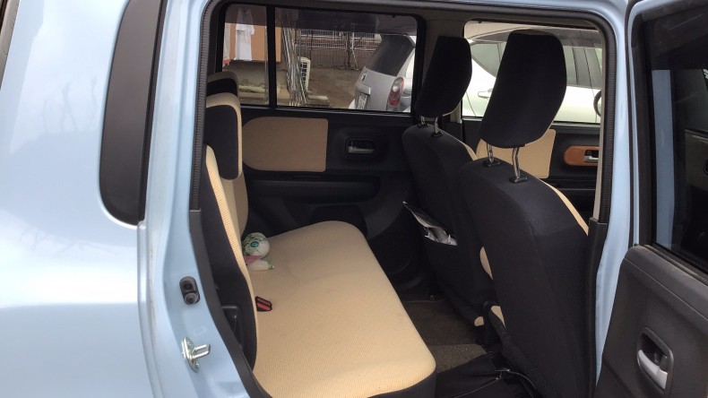 内装後方シート