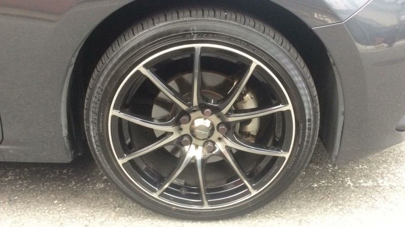 タイヤホイール前