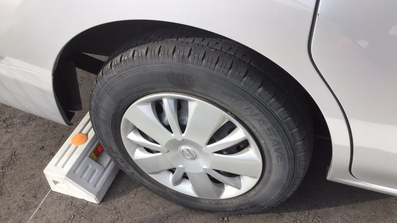 タイヤホイール前