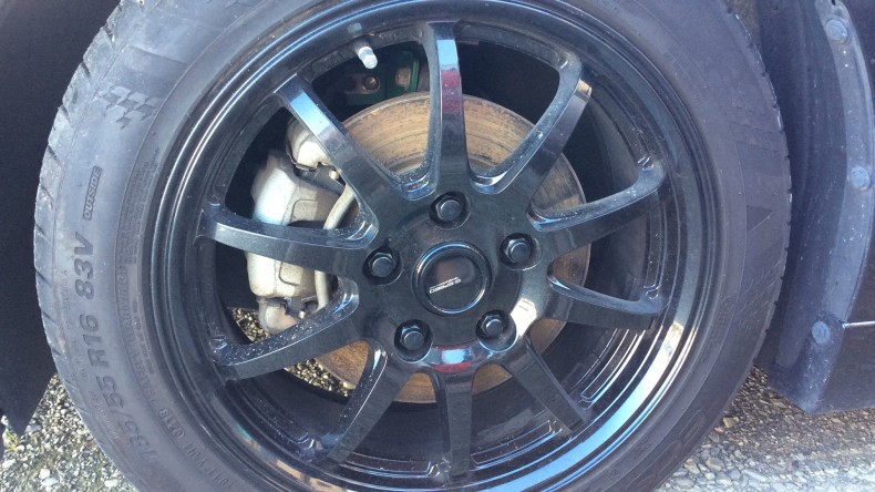 タイヤホイール前