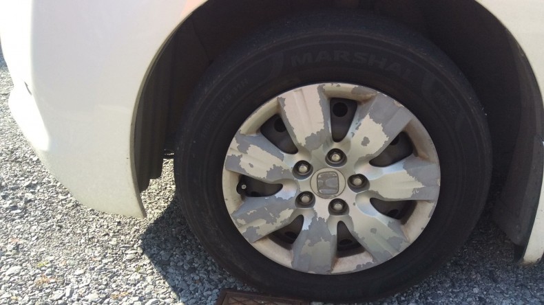 タイヤホイール前