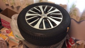 タイヤホイール前