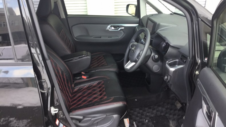 内装前方シート