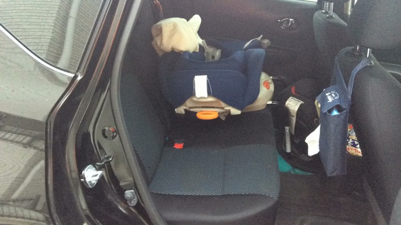 内装後方シート