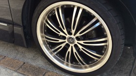 タイヤホイール前