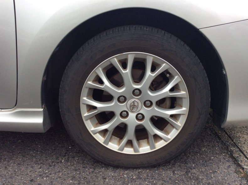 タイヤホイール前