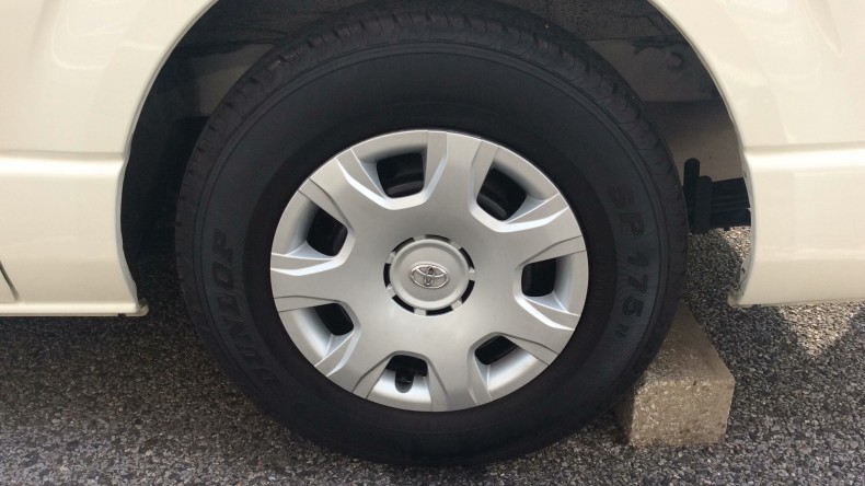 タイヤホイール前