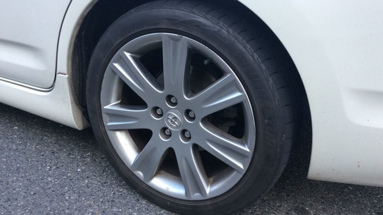 タイヤホイール前