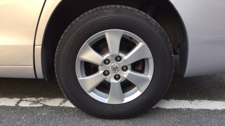 タイヤホイール前