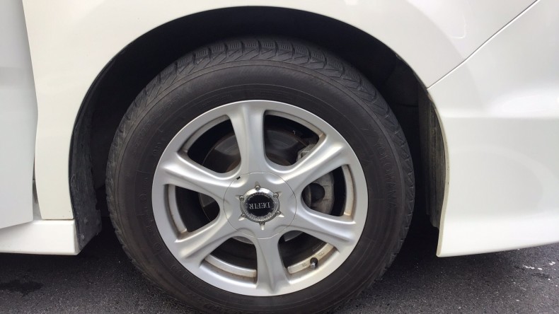 タイヤホイール前