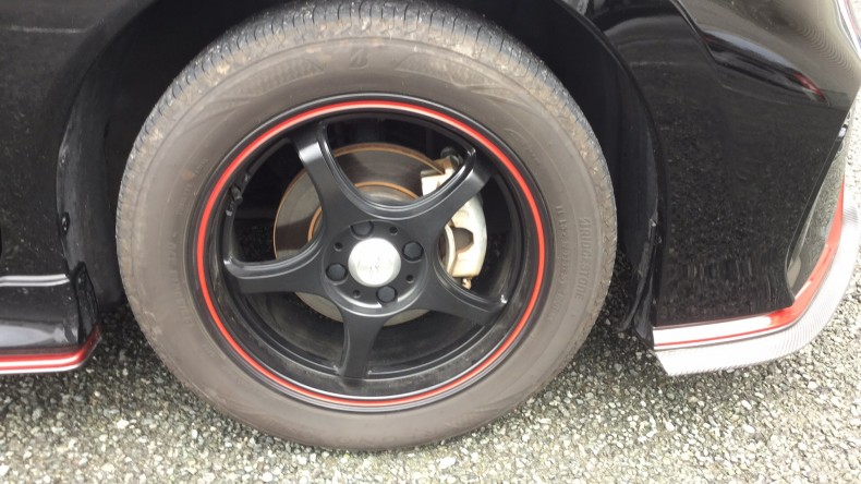 タイヤホイール前