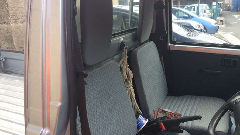 内装後方シート