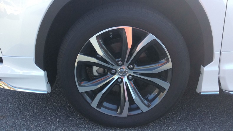 タイヤホイール前