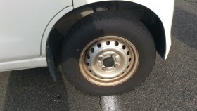 タイヤホイール前