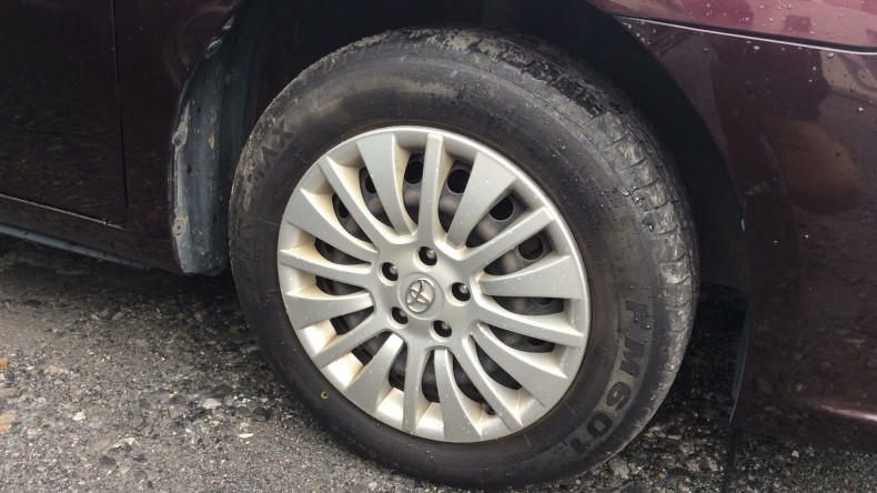 タイヤホイール前