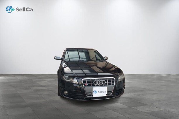 アウディ　Ｓ４の車種サムネイル画像