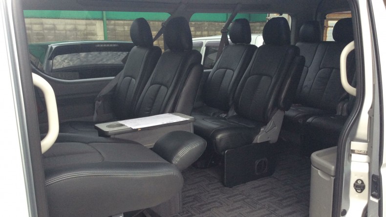 内装後方シート