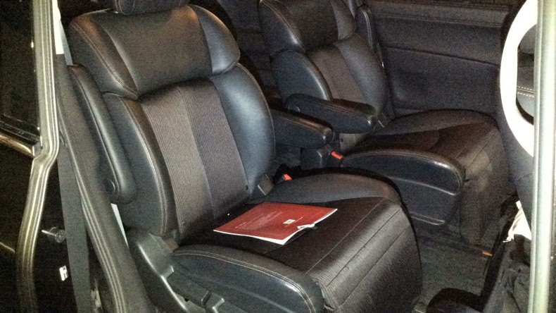 内装後方シート