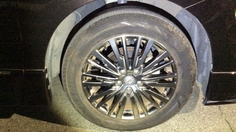 タイヤホイール前