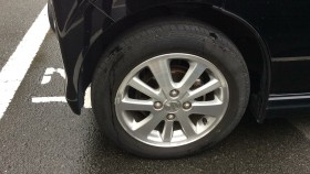 タイヤホイール前