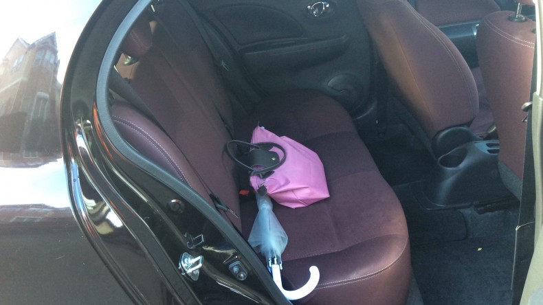 内装後方シート