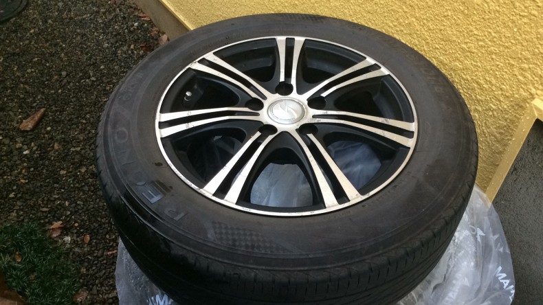 タイヤホイール前