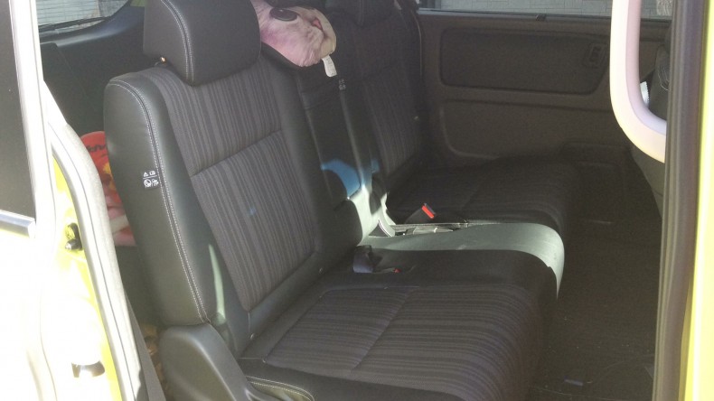 内装後方シート