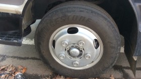 タイヤホイール前