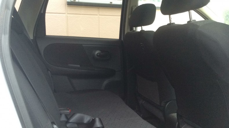 内装後方シート