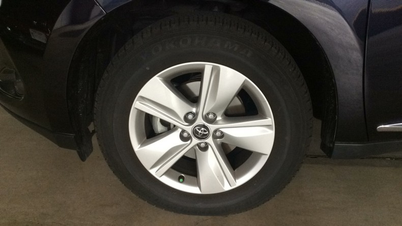 タイヤホイール前